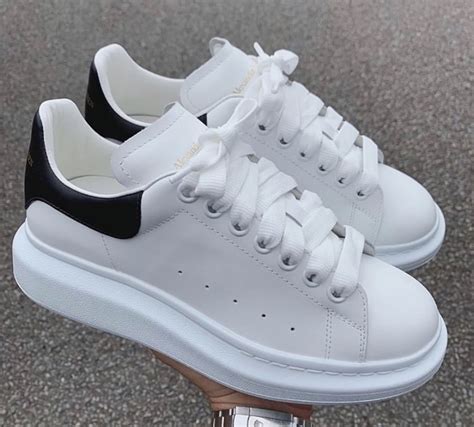 tenis blancos alexander mcqueen